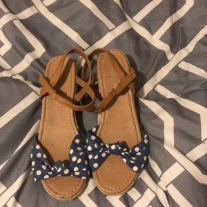 White Polkadot Wages